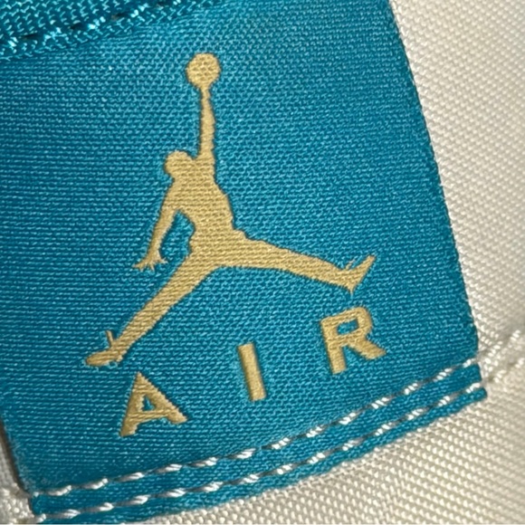 Nike Air Jordan 1 Mid Teal Blue White Gum Sole Men’s Size 10 DQ8426-400 Aquatone - Picture 11 of 12